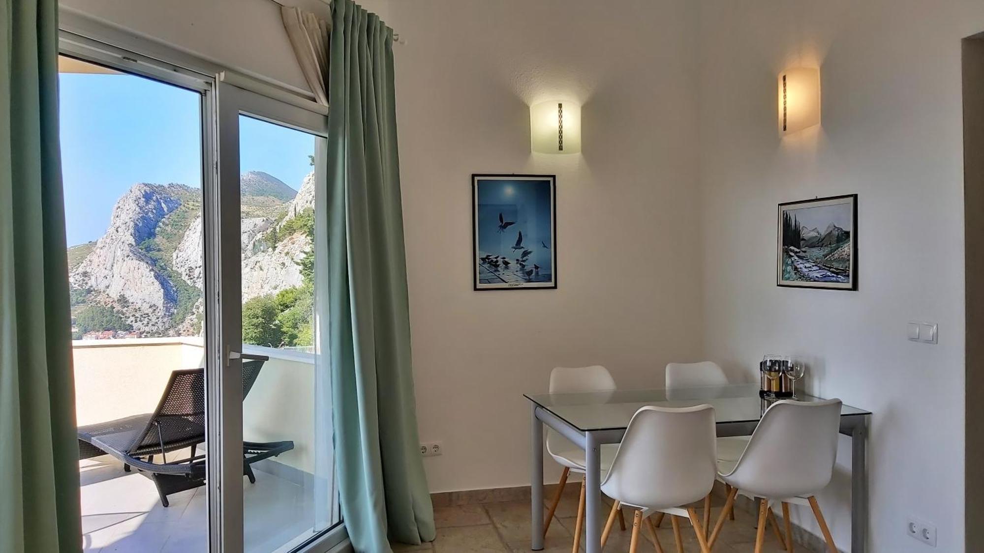 Apartments Borak Omis Phòng bức ảnh